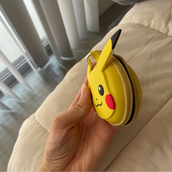 NEW pikachu pouch - Picture 5 of 7